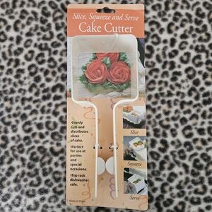 Vintage Slice, Squeeze, and Serve Plastic (Approx. 3") Square Cake Cutter, NIP